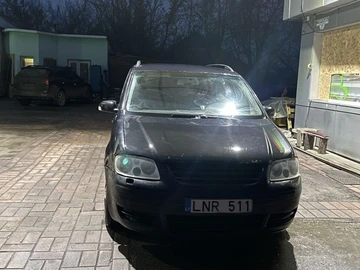 Авто Volkswagen Touran 2003 № 8329152