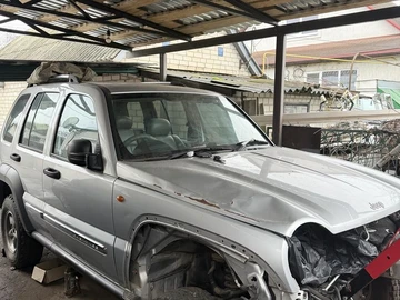 Авто Jeep Cherokee 2004 № 8329181