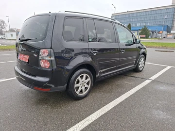 Авто Volkswagen Touran 2010 № 8329555
