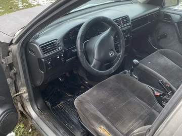 Авто Opel Vectra 1991 № 8330264
