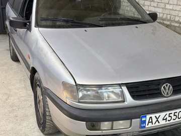 Авто Volkswagen Passat Variant 1994 № 8330417