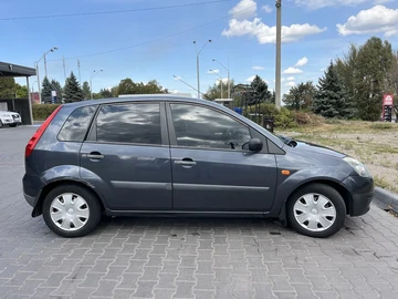 Авто Ford Fiesta 2006 № 8330426