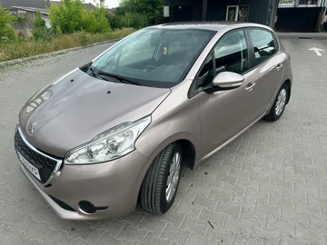 Авто Peugeot 208 2012 № 8330921