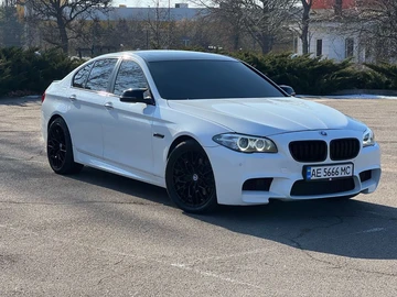 Авто BMW 5 Серия 2015 № 8331053