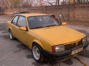 Авто Opel Rekord 1981 № 8331997