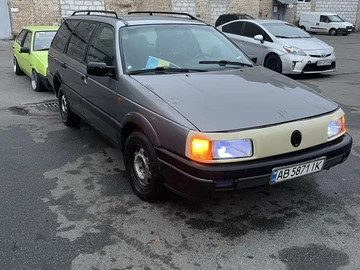 Авто Volkswagen Passat Variant 1991 № 8332446