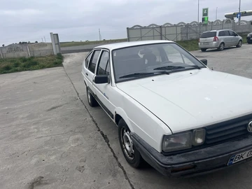 Авто Volkswagen Passat Variant 1987 № 8333298