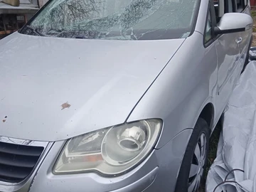 Авто Volkswagen Touran 2008 № 8333393