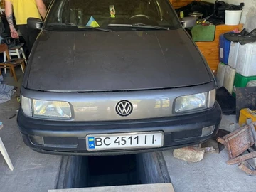 Авто Volkswagen Passat Sedan 1993 № 8334168
