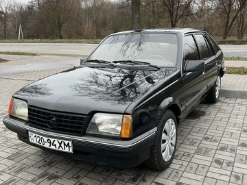Авто Opel Ascona 1986 № 8334942