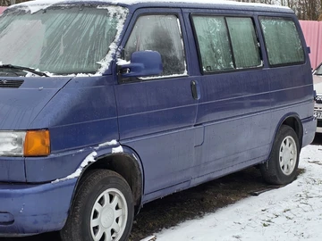 Авто Volkswagen Transporter 2000 № 8335140