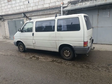 Авто Volkswagen Transporter 1992 № 8335178