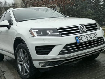 Авто Volkswagen Touareg 2015 № 8335410