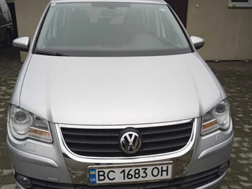 Авто Volkswagen Touran 2010 № 8335483