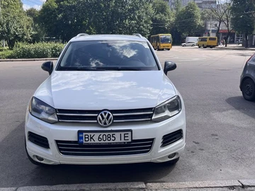 Авто Volkswagen Touareg 2013 № 8336213