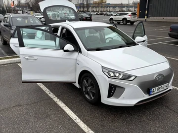 Авто Hyundai Ioniq 2018 № 8336536