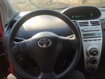 Авто Toyota Yaris 2008 № 8337005