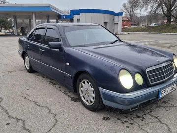 Авто Mercedes 220 1990 № 8337743