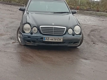 Авто Mercedes 220 2001 № 8338260