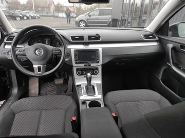 Авто Volkswagen Passat Variant 2012 № 8338263