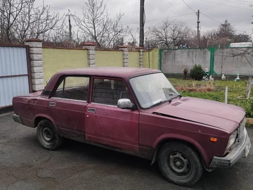 Авто ВАЗ 2107 1992 № 8338306
