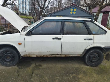Авто ВАЗ 2109 1992 № 8338581