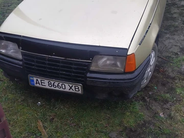 Авто Opel Admiral 1983 № 8338716