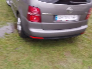 Авто Volkswagen Touran 2010 № 8339356