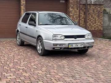 Авто Volkswagen Golf 1996 № 8339515