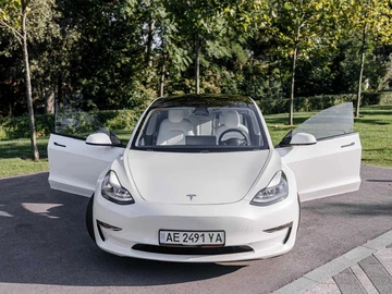 Авто Tesla Model 3 2021 № 8341031