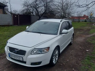 Авто Volvo V50 2010 № 8341141