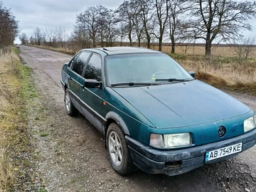 Авто Volkswagen Passat Sedan 1989 № 8341559