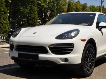 Авто Porsche Cayenne 2012 № 8341803