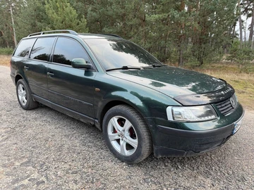 Авто Volkswagen Passat Variant 1999 № 8343632