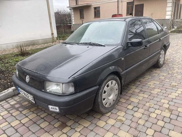 Авто Volkswagen Passat Sedan 1992 № 8343642
