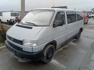 Авто Volkswagen Transporter 2000 № 8343741