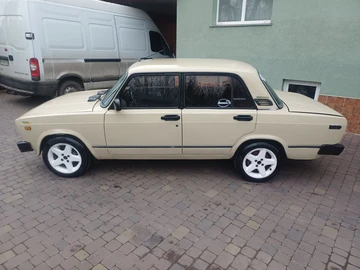 Авто ВАЗ 2105 1985 № 8343745