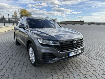 Авто Volkswagen Touareg 2018 № 8343767