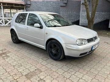 Авто Volkswagen Golf 2000 № 8344089
