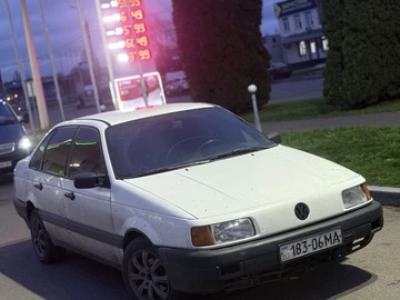 Авто Volkswagen Passat Sedan 1991 № 8344608