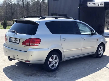 Авто Toyota Avensis Verso 2001 № 8345014