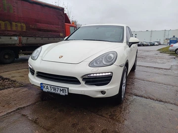 Авто Porsche Cayenne S 2011 № 8345298
