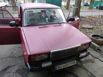 Авто ВАЗ 2107 1987 № 8345403