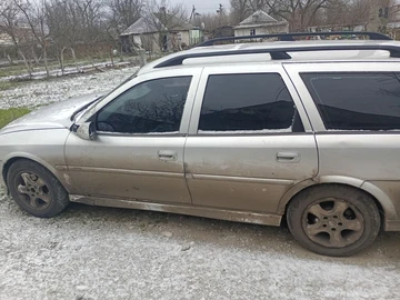 Авто Opel Vectra 1998 № 8346305