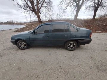 Авто Opel Kadett 1987 № 8346404