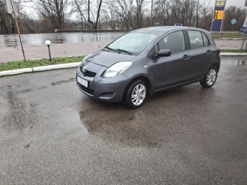 Авто Toyota Yaris 2009 № 8346622