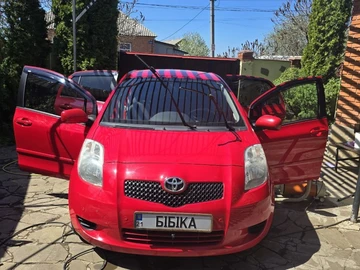 Авто Toyota Yaris 2006 № 8346630