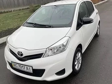 Авто Toyota Yaris 2012 № 8346631