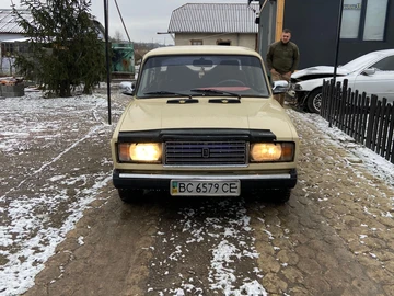 Авто ВАЗ 2107 1988 № 8347254