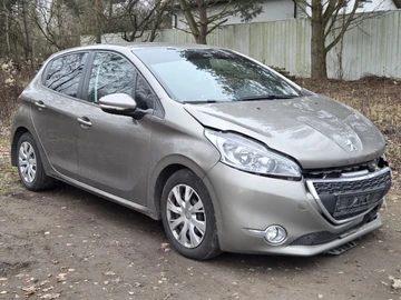 Авто Peugeot 208 2013 № 8347359